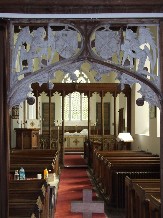 screens: St Peter (foreground) and St Andrew (background)