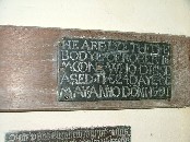 heare lyeth the bodye of Robert Moone who disseased the 24 day of May anno doni 1591