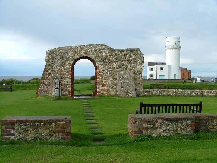 Hunstanton St Edmund chapel and lighthouse