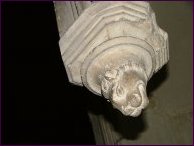 Pendant lion