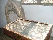 altar mensa, piscina behind